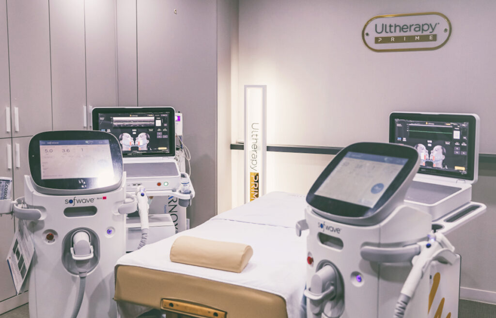 レーザールーム（3階）